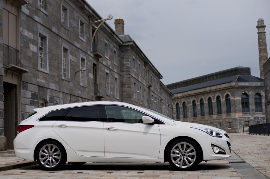  Hyundai i40 Station Wagon CRDi 2011 года  (UK) (фото 108 из 146)